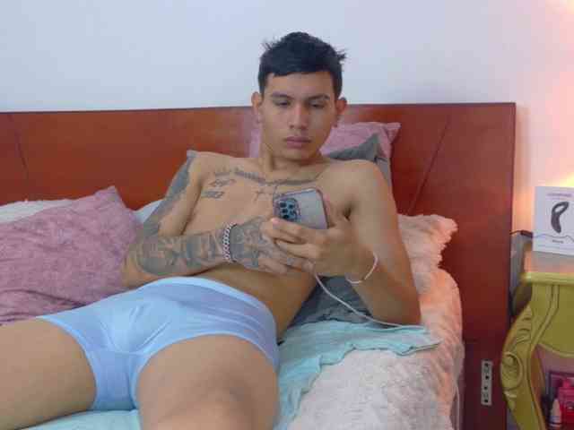 skook-Grayy Sex Cam Show