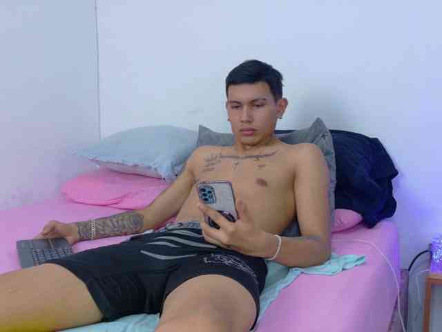 skook-Grayy Sex Cam Show