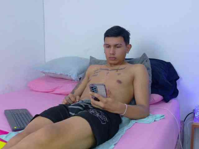 skook-Grayy Sex Cam Show