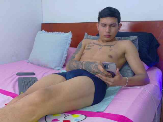 skook-Grayy Sex Cam Show