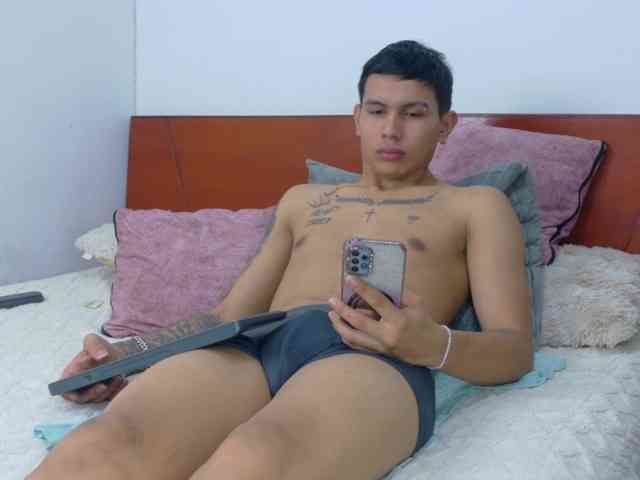 skook-Grayy Sex Cam Show