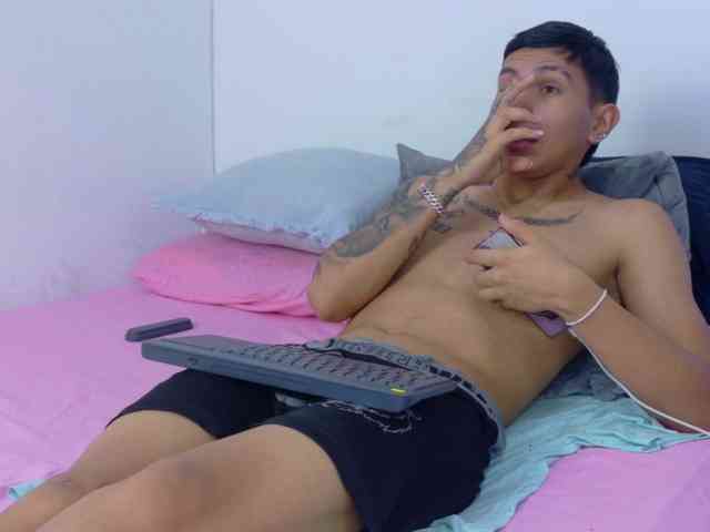 skook-Grayy Sex Cam Show