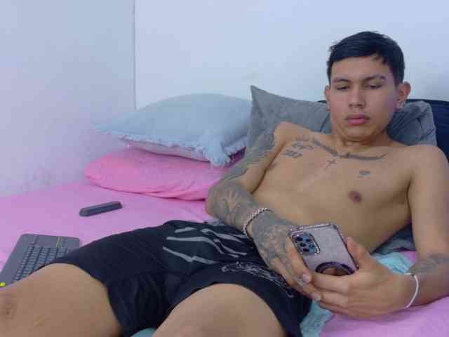 skook-Grayy Sex Cam Show