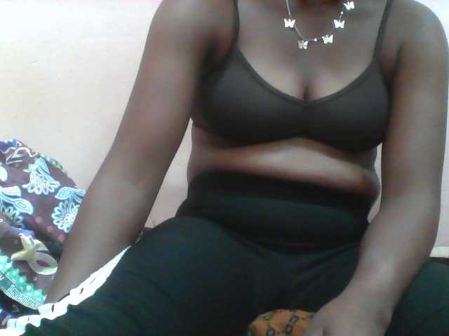 Ayischah live cam on BongaCams