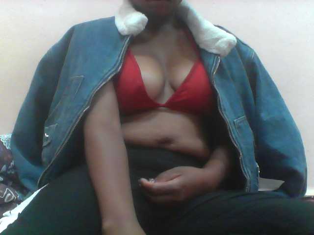 Ayischah live cam on BongaCams