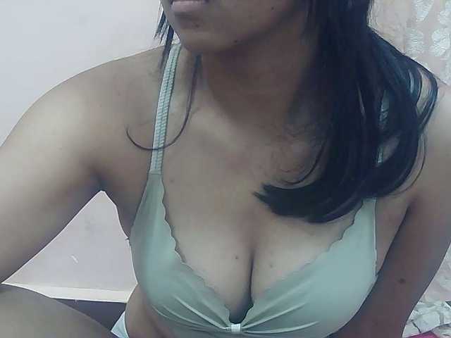 Ayischah live cam on BongaCams