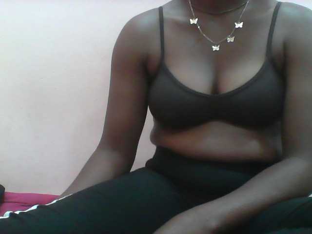 Ayischah live cam on BongaCams