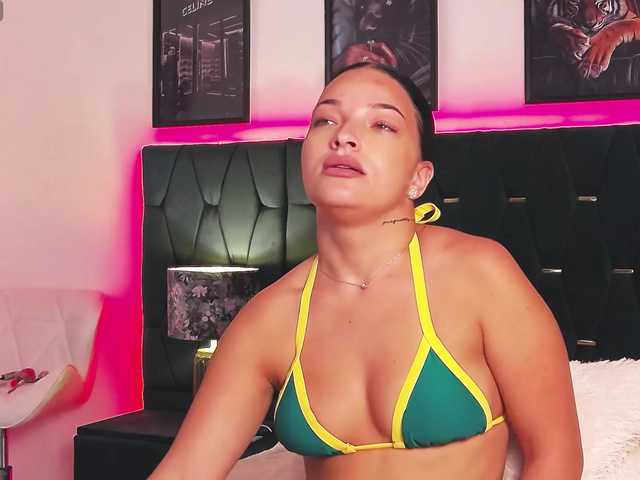 BiancaVitale live cam on BongaCams