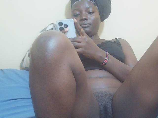 Shesprettya, 23 y/o - Live Cam on BongaCams