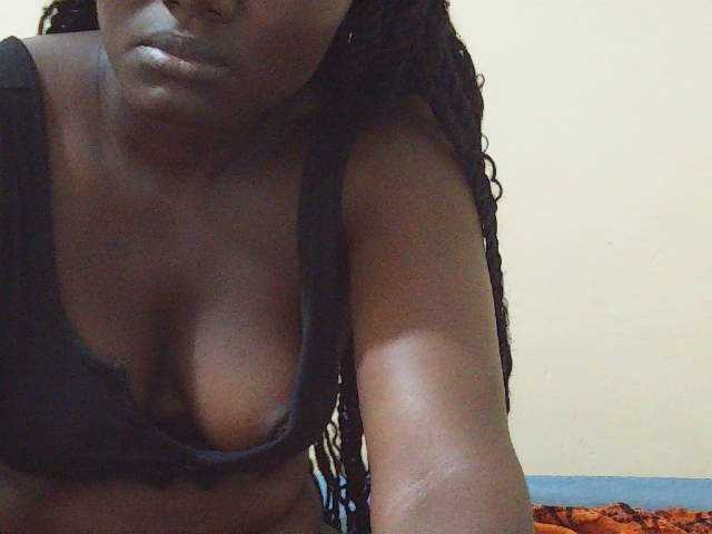 Shesprettya live cam on BongaCams