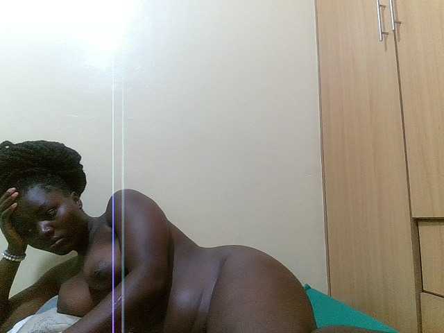 Shesprettya live webcam show
