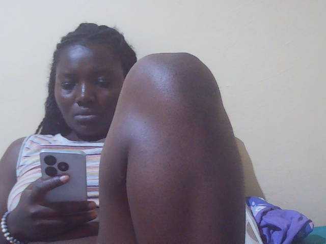 Shesprettya live cam on BongaCams