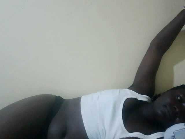 Shesprettya webcam bongacams model stream image