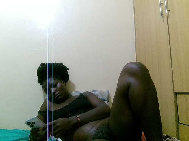 Shesprettya live webcam show