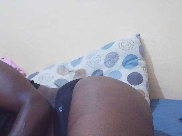 Shesprettya live cam on BongaCams