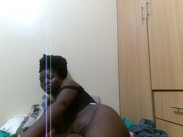 Shesprettya live cam on BongaCams