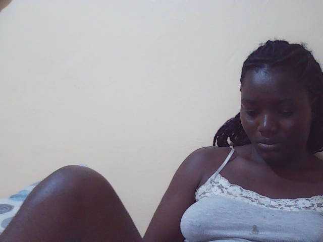 Shesprettya webcam bongacams model stream image