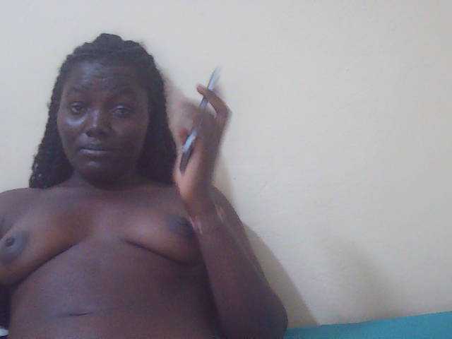 Shesprettya live cam on BongaCams