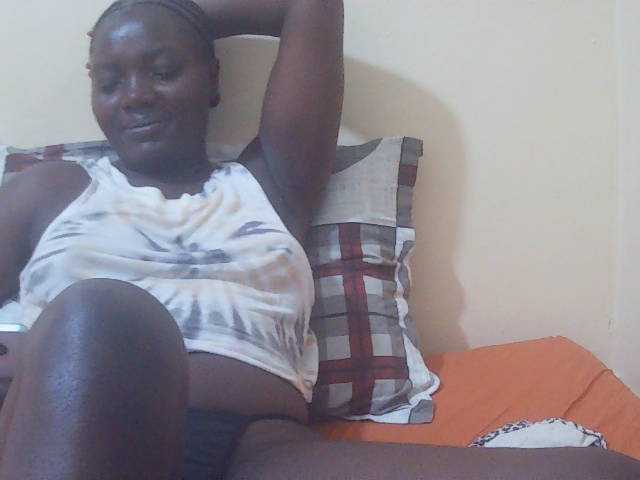 Shesprettya live cam on BongaCams