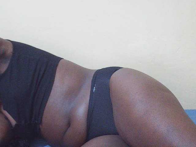 Shesprettya live cam on BongaCams