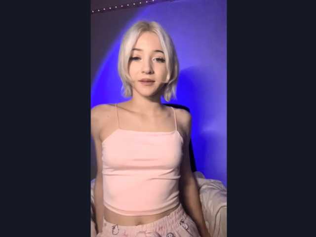 le modèle leylawinka est en webcam porno dans un show sur le site bongacams, il possède les tags suivants: White/Caucasian,Blonde,Shaved