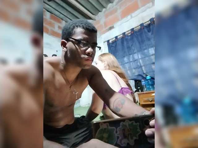 Marcoandluna live cam on UnifiedCams