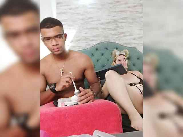 Marcoandluna webcam