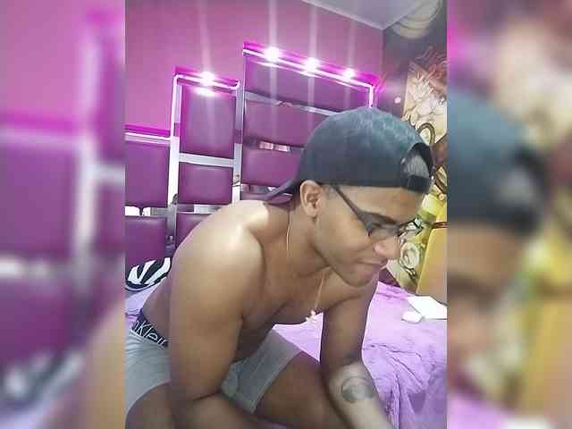 Marcoandluna webcam