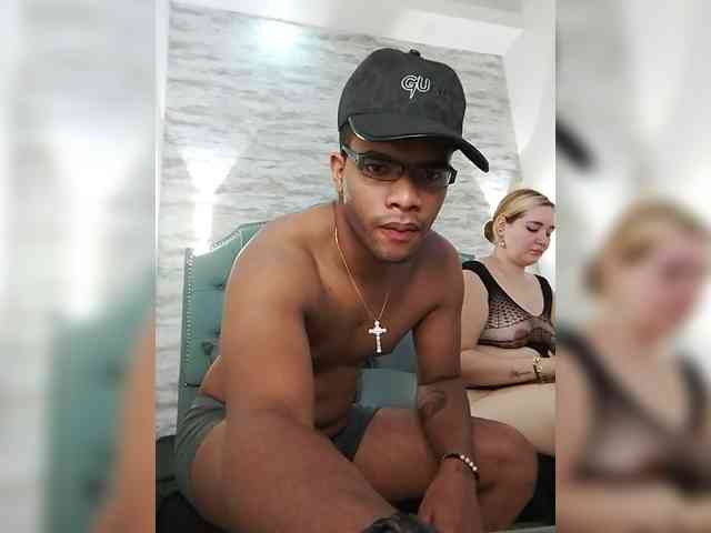 Marcoandluna webcam