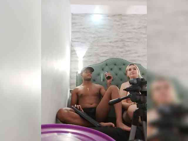 Marcoandluna webcam