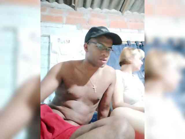 Marcoandluna webcam