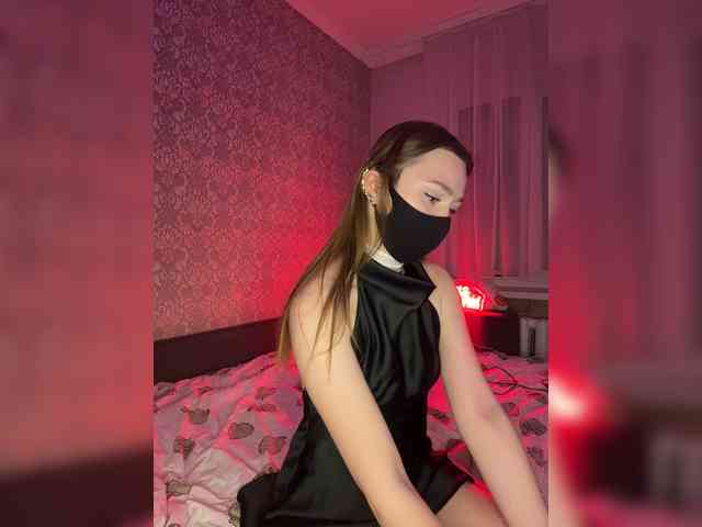 CallMeLola webcam