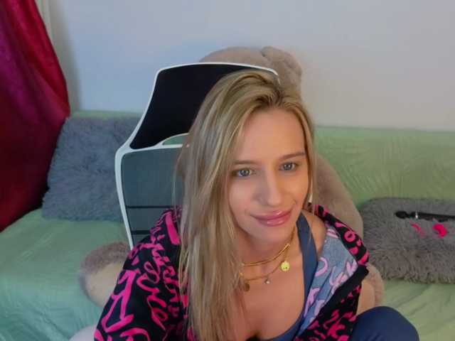 KimAngels777 live cam on BongaCams
