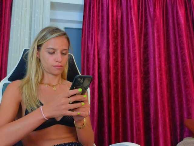 KimAngels777 live cam on BongaCams