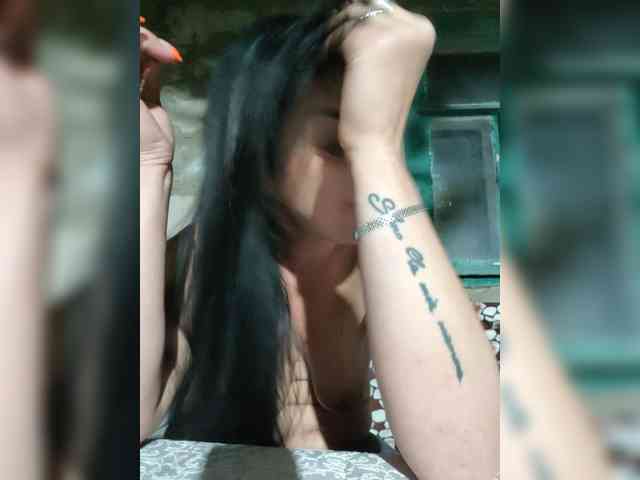 MiaKiss webcam
