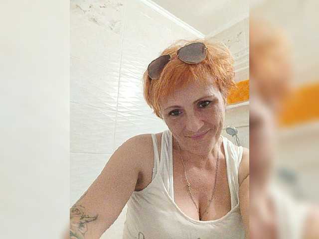 Lubanja4455 live cam on BongaCams