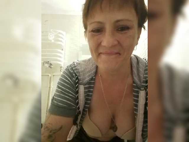Lubanja4455 live cam on BongaCams