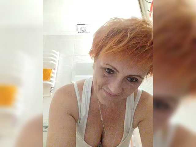 Lubanja4455 live cam on BongaCams