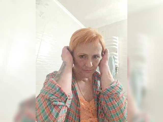Lubanja4455 live cam on BongaCams