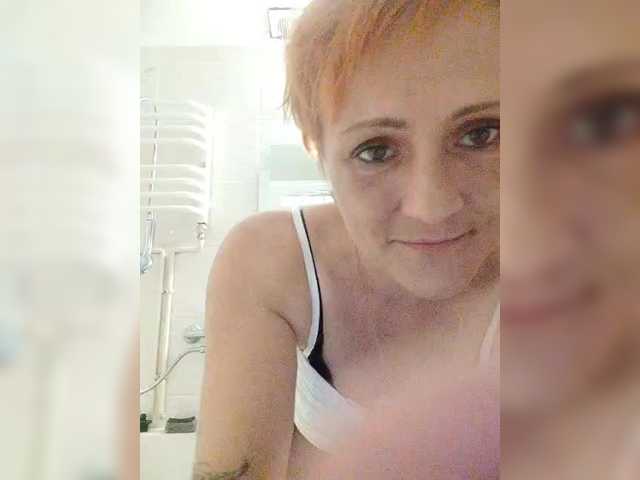 Lubanja4455 live cam on BongaCams