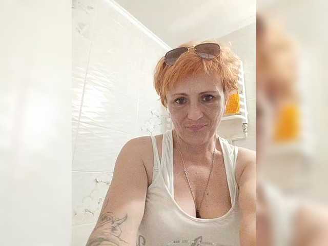 Lubanja4455 live cam on BongaCams