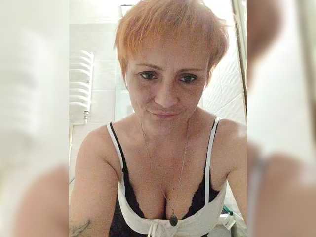 Lubanja4455 live cam on BongaCams