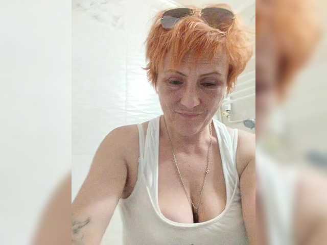 Lubanja4455 live cam on BongaCams