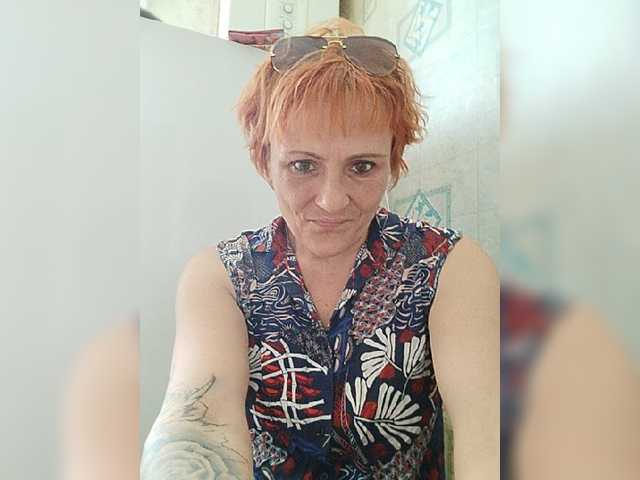 Lubanja4455 live cam on BongaCams