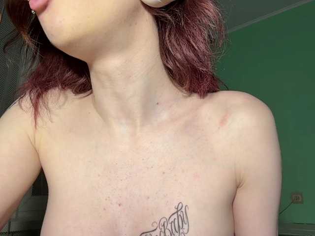 KarriMcinroy live cam on BongaCams
