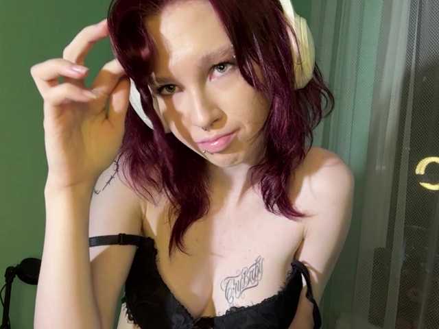 KarriMcinroy live cam on BongaCams
