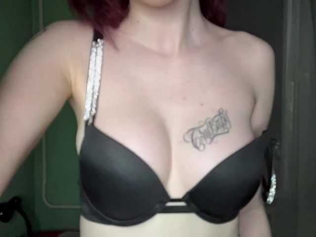 KarriMcinroy live cam on BongaCams