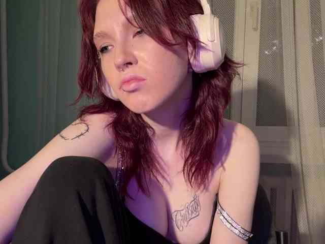 KarriMcinroy webcam
