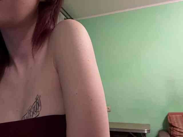 KarriMcinroy webcam