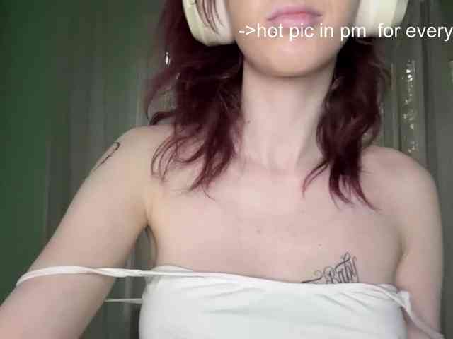 KarriMcinroy webcam